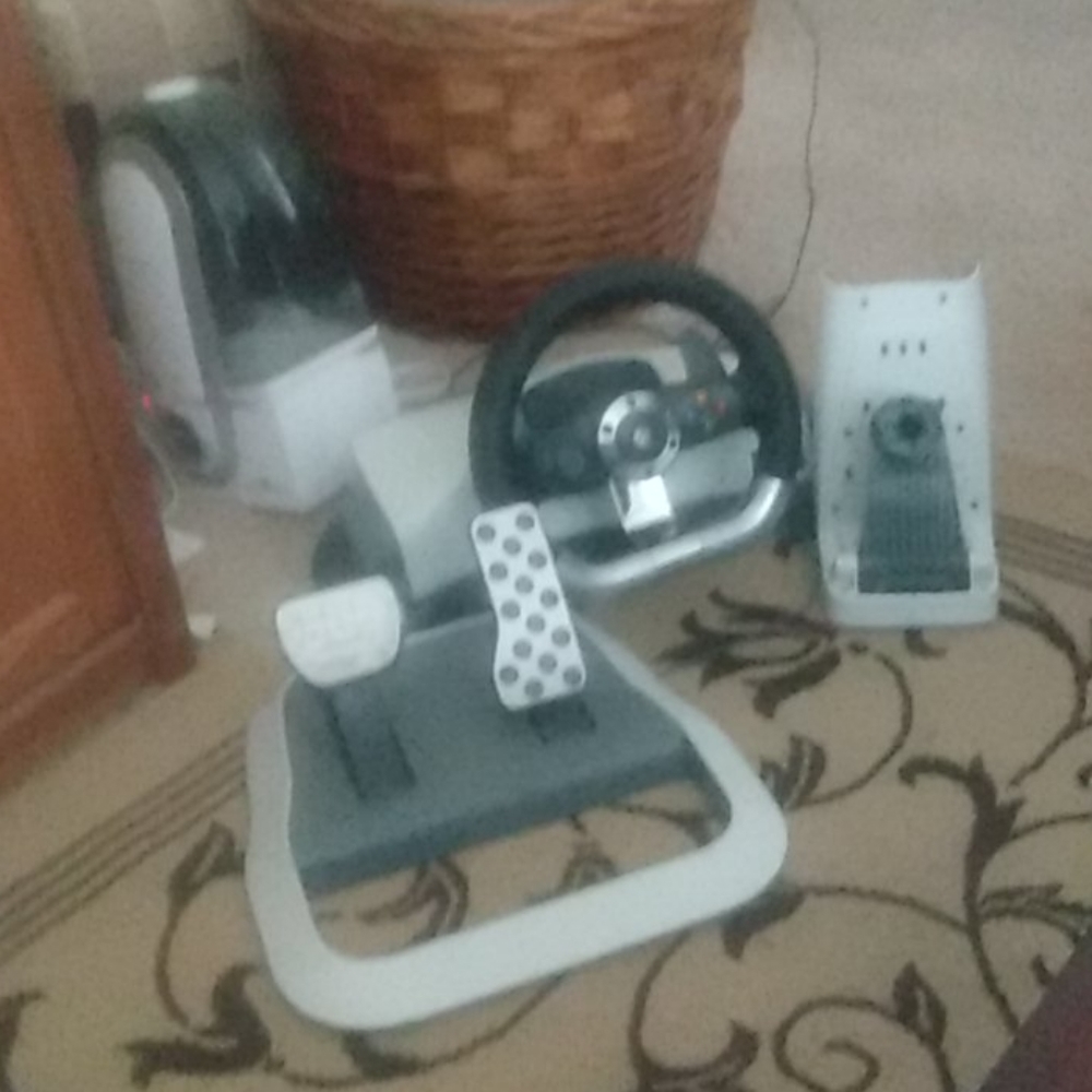 Xbox racing steering wheel for 360 with gas pedels